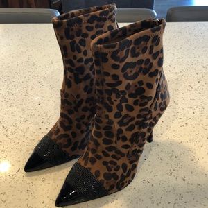 WISHBONE CHEETA HEELS - never worn